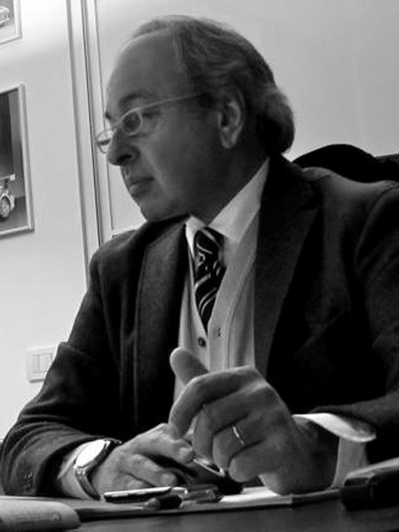 <p><strong>ENZO TURETTA</strong><br />
Founder</p>
